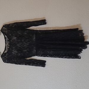 𝅺queens Love Black Medium Lace Fringed dress NWT